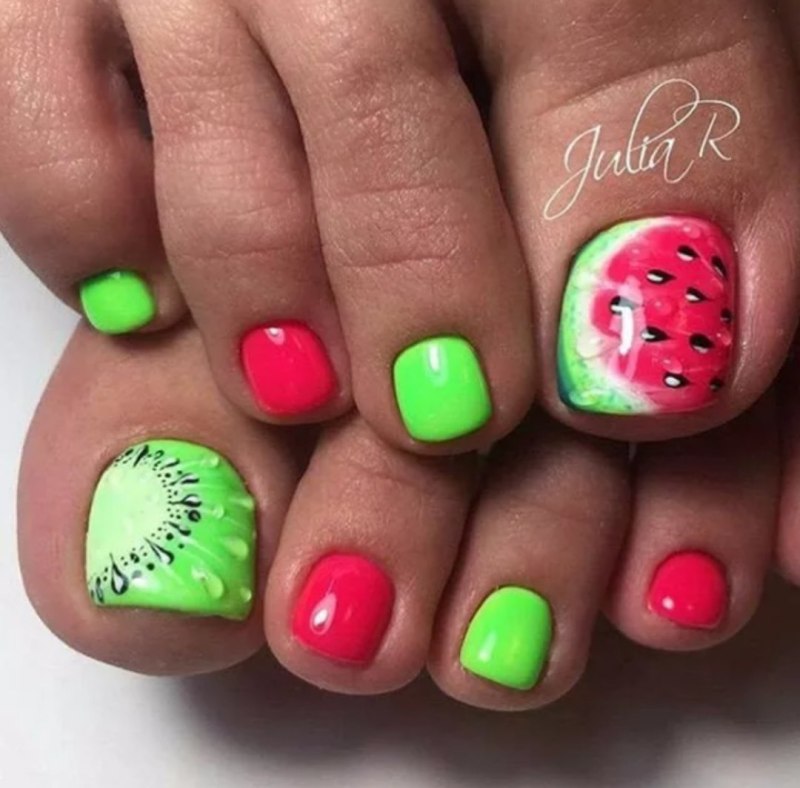 Летние яркие ногти для подростков