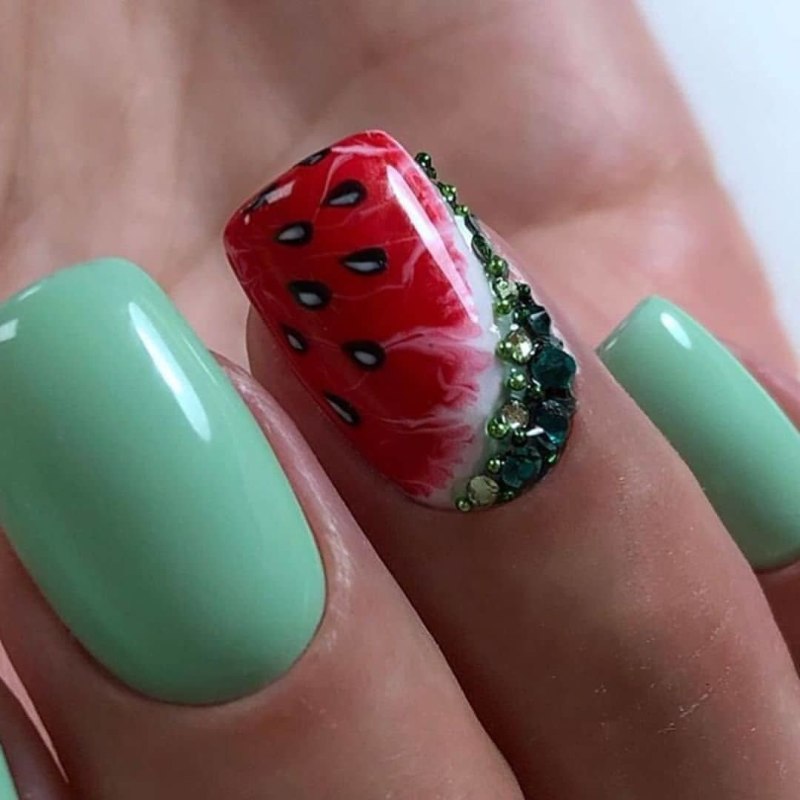 Ногти с арбузом и киви