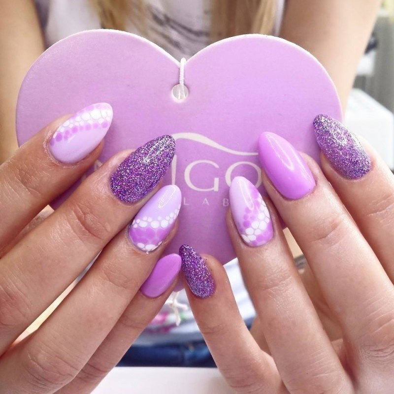 Маникюр в черешневых тонах