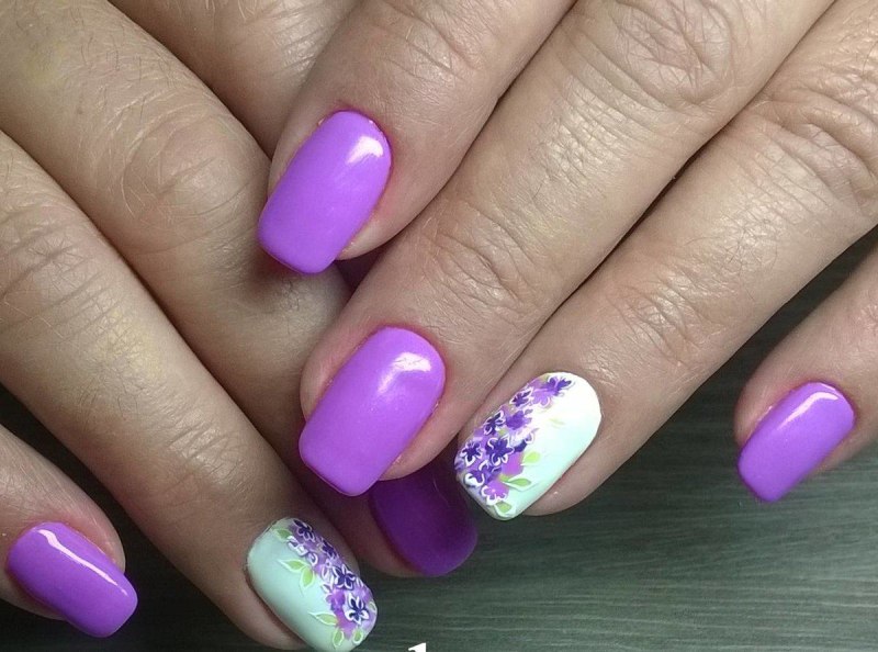 Сиреневые ногти