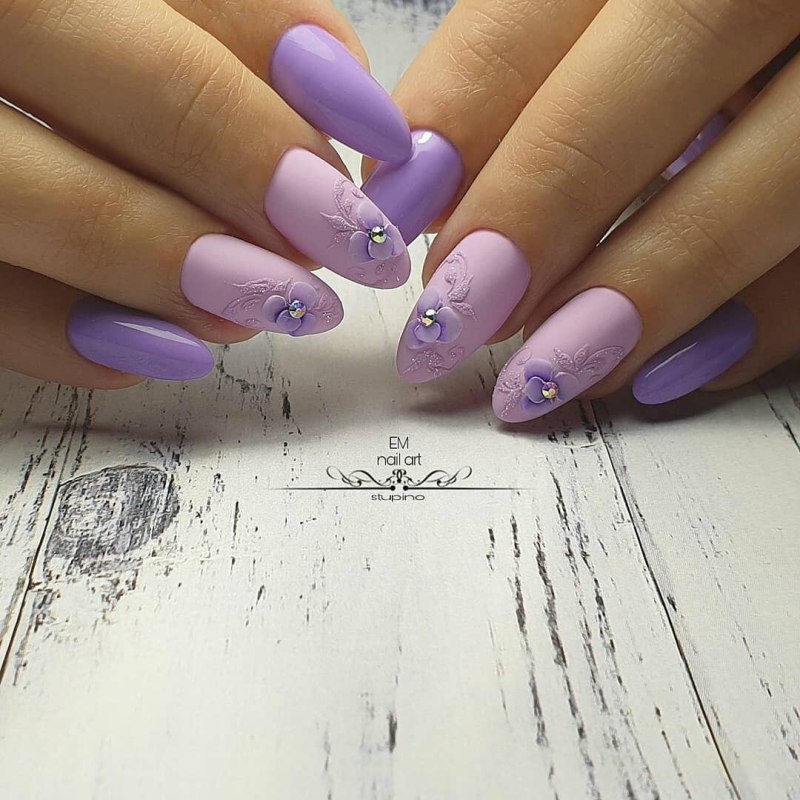 Фиолетовый маникюр