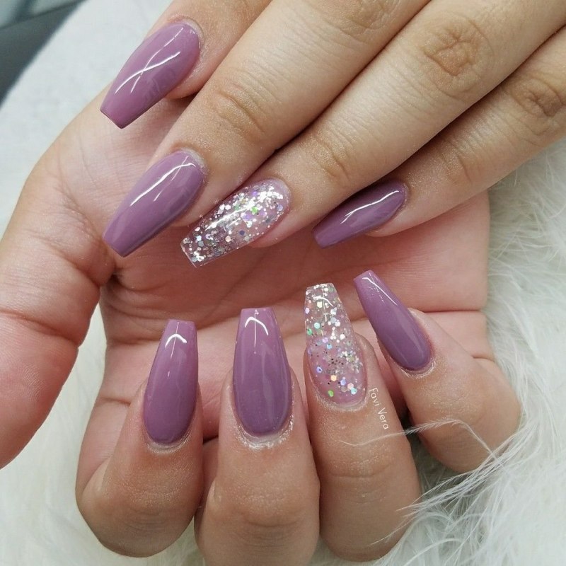 Сиреневый маникюр