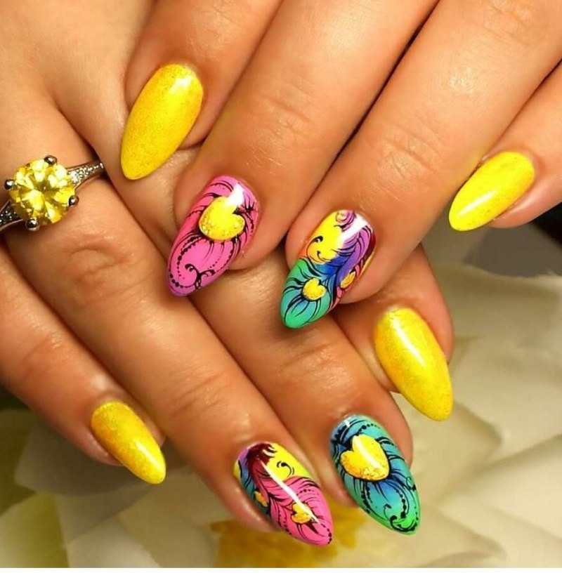Ногти яркие летние