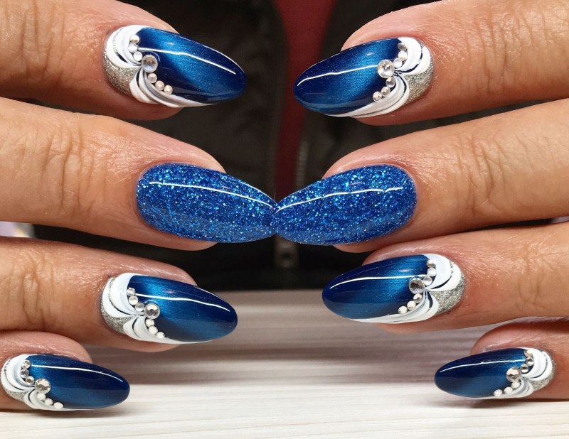 Белый, маникюр,с,фол гой