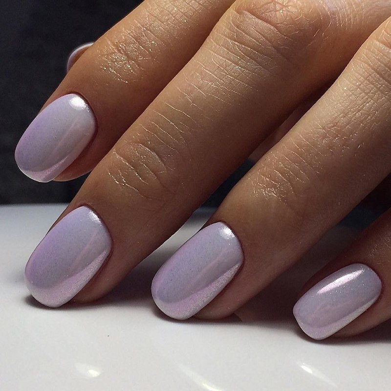 Маникюр с жемчужной втиркой