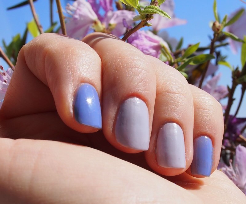 Ногти разного цвета