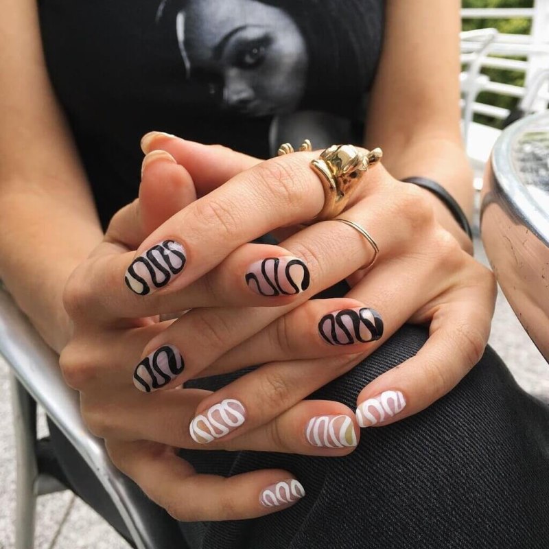 Маникюр однотонное покрытие