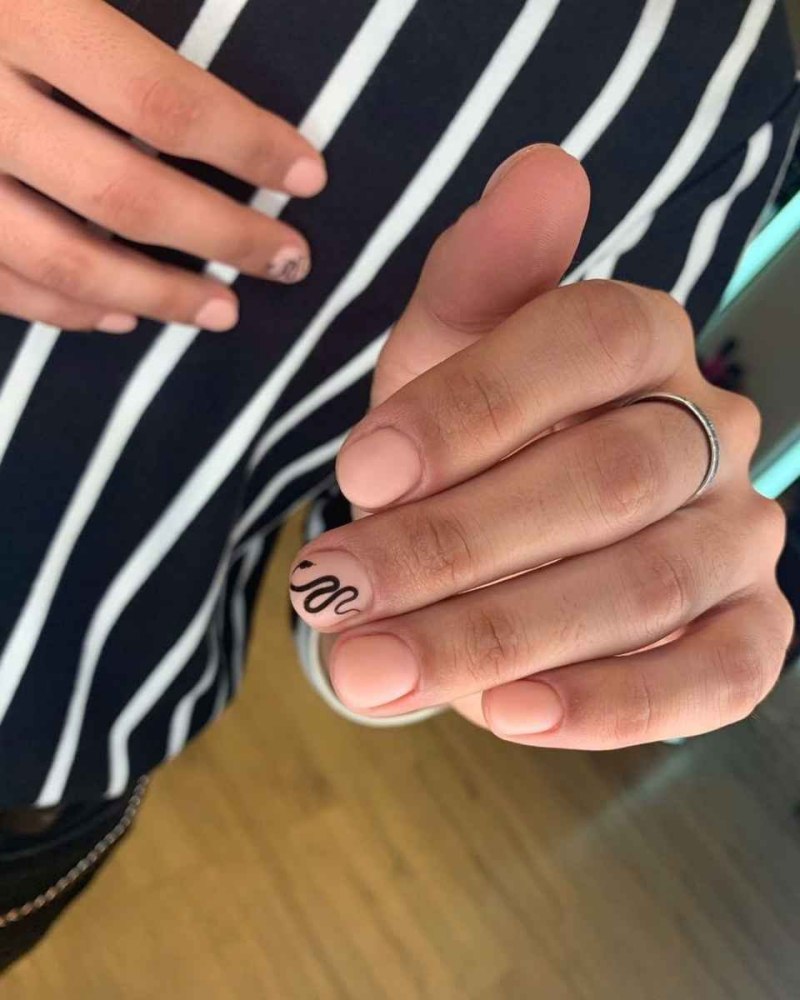 Гитарист показалось