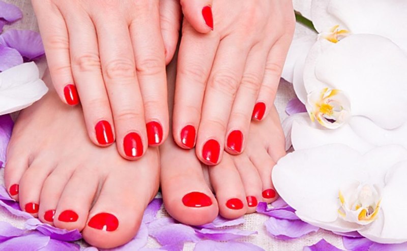 Педикюр однотонный