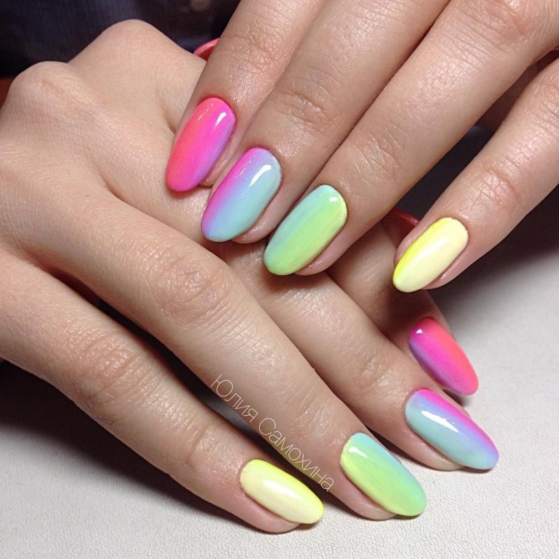 Маникюр с арбузом