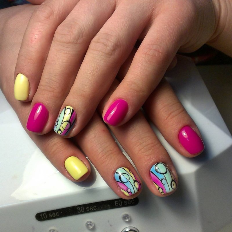 Маникюр жёлтый с зелёным яркий