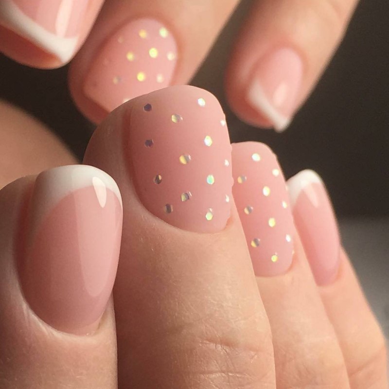 Маникюр простой и красивый