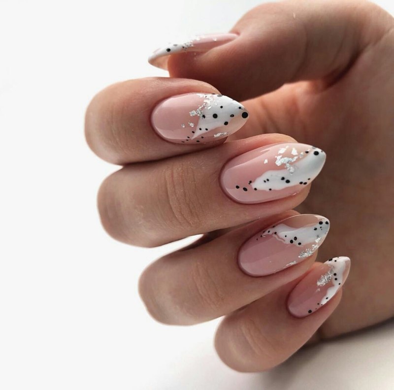 Бежевый маникюр