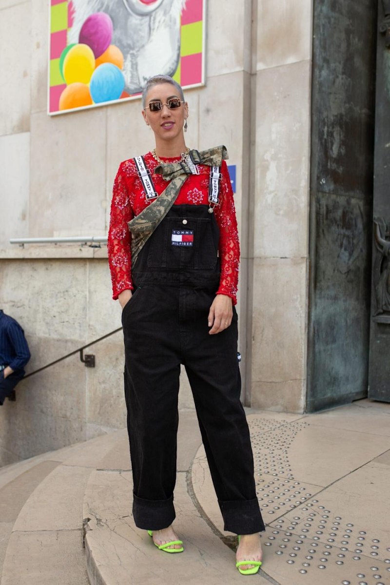 Серый комбинезон стритстайл