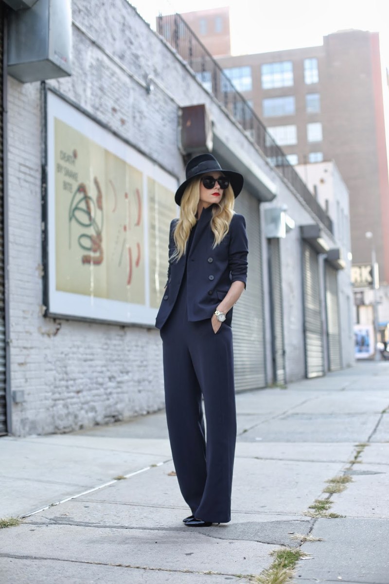 Брючный костюм женский черный Кэжуал