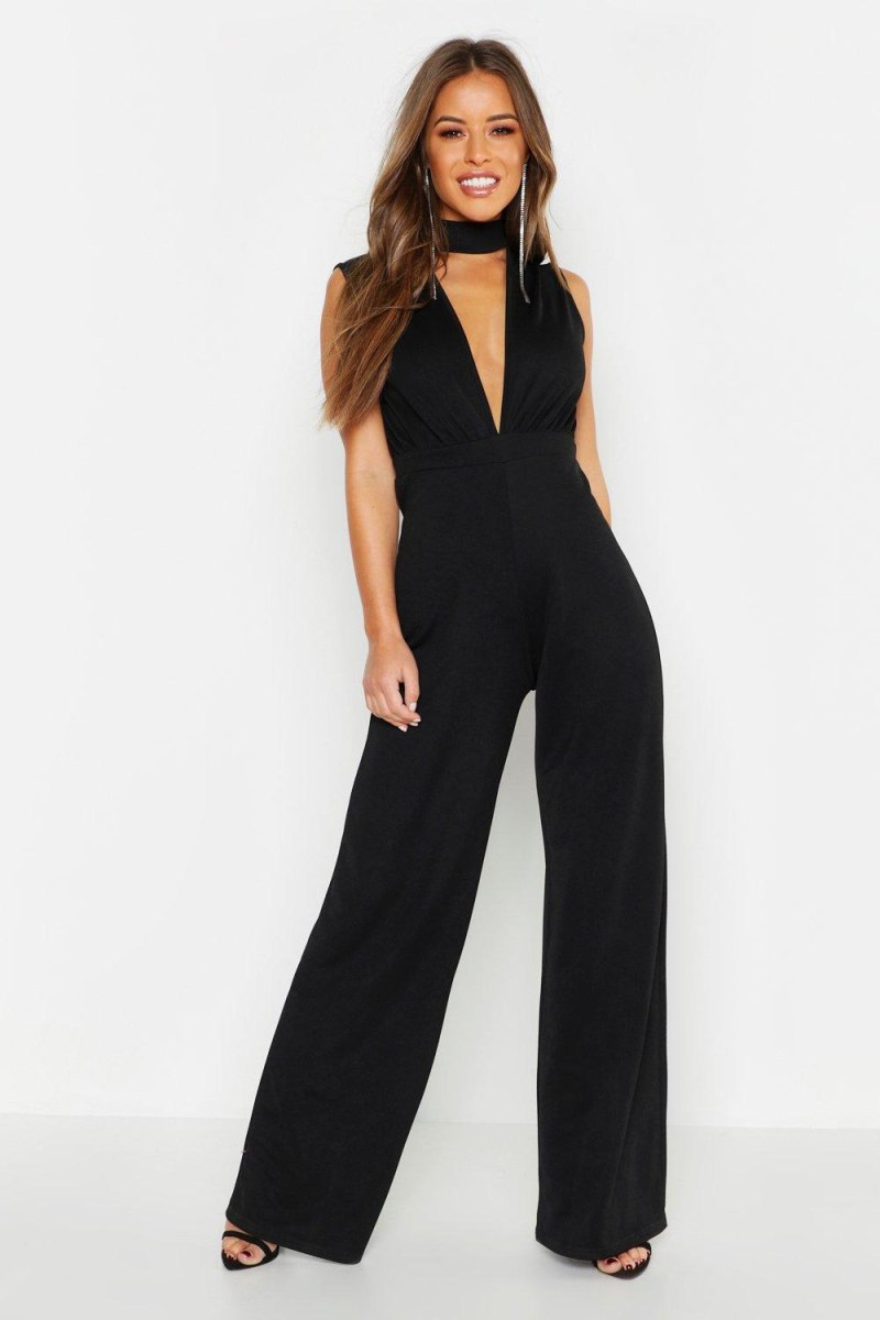 С чем носить комбинезон с вырезом