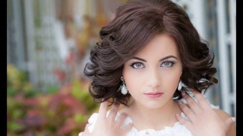 Красивые причёски на средние волосы