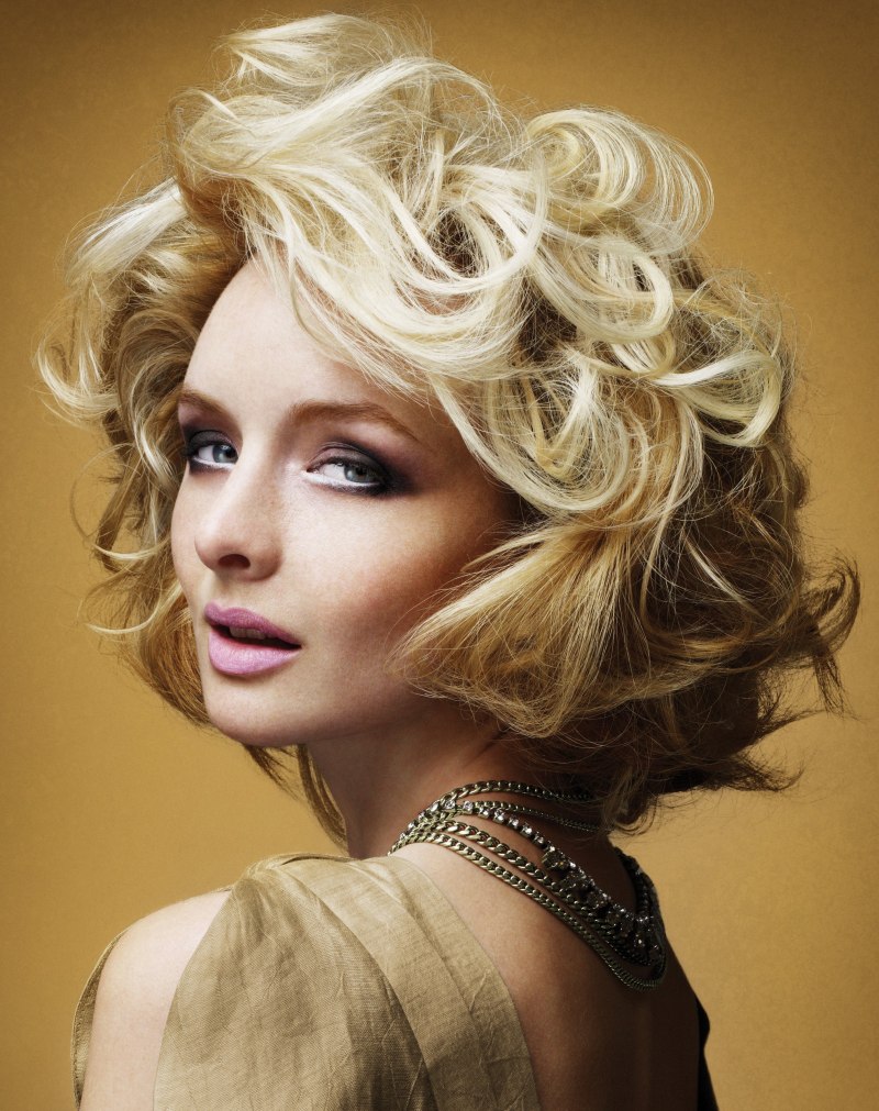 Праздничная прическа на каре