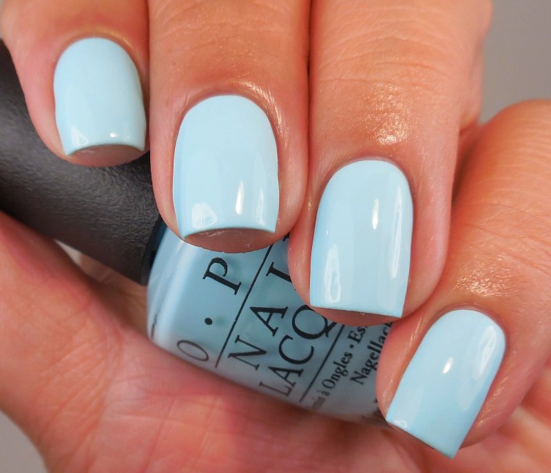 Маникюр шеллак голубой