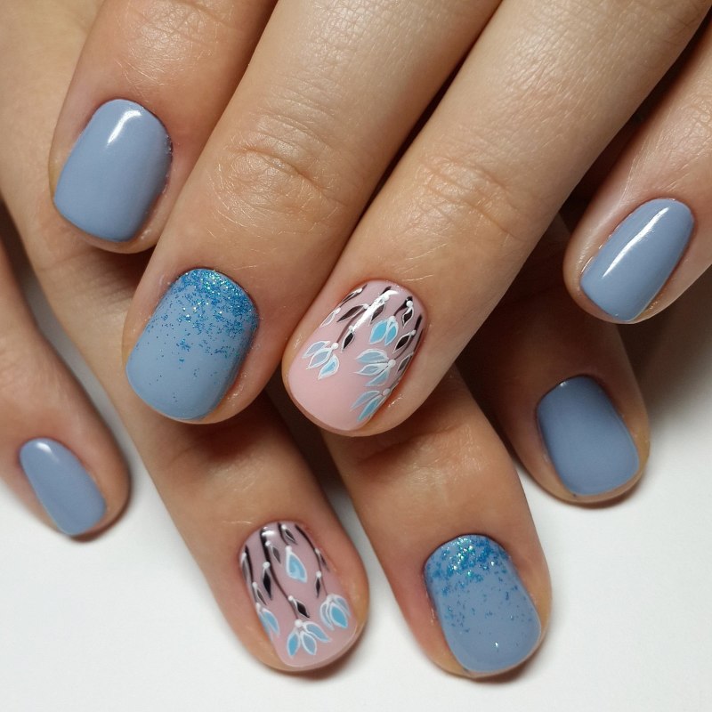 Ногти голубого цвета