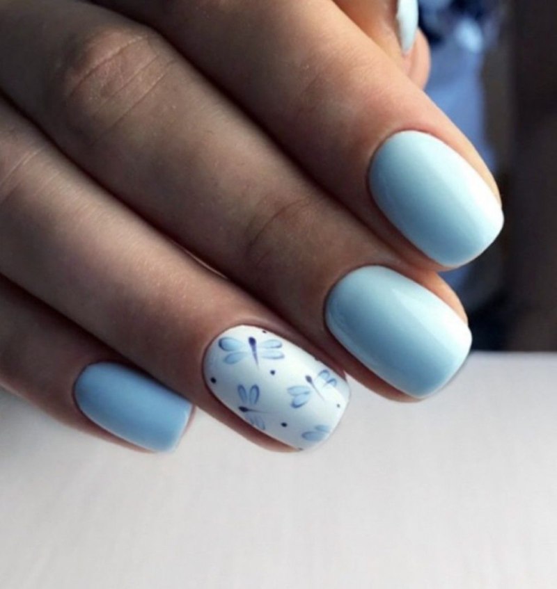 Маникюр в пастельных тонах