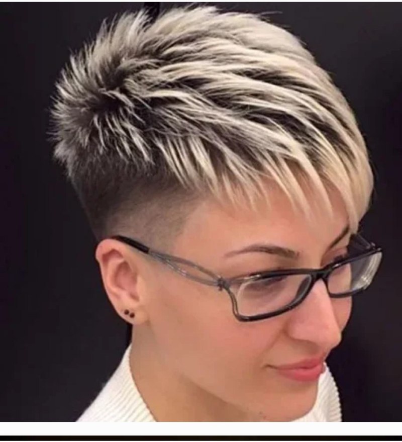 Стрижки Пикси 2021 для круглого лица