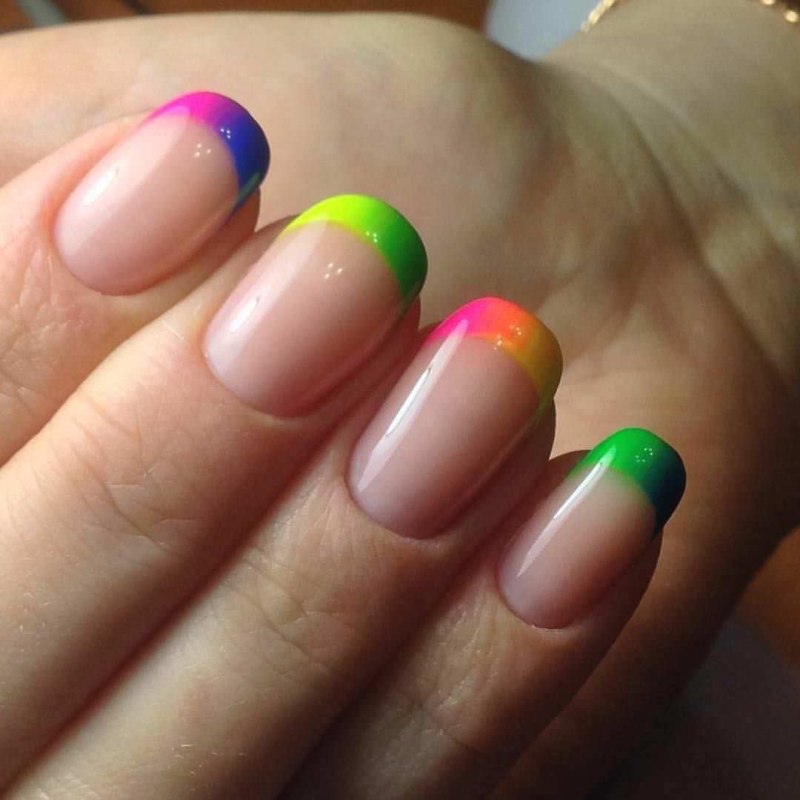 Маникюр Радужный френч