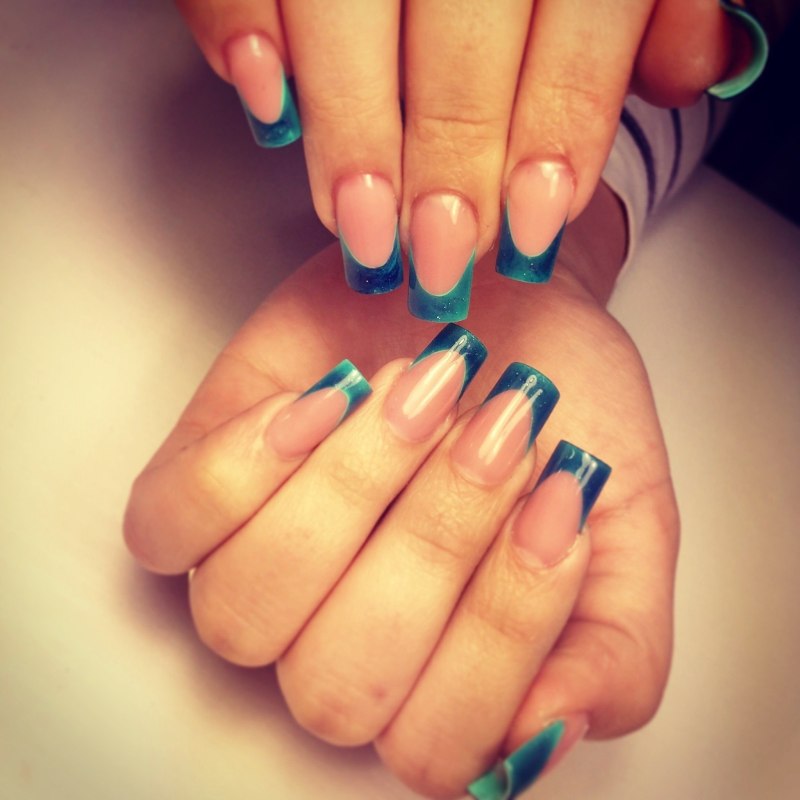 Цветной френч на короткие ногти