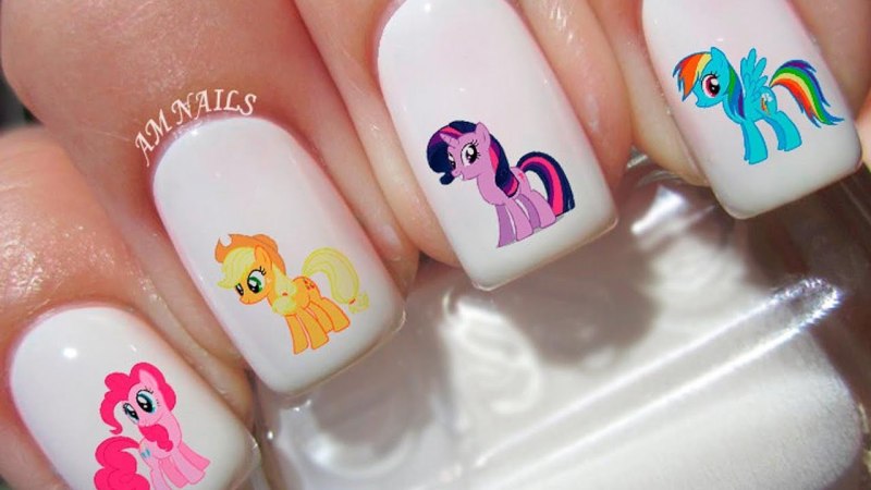 Детский маникюр с наклейками