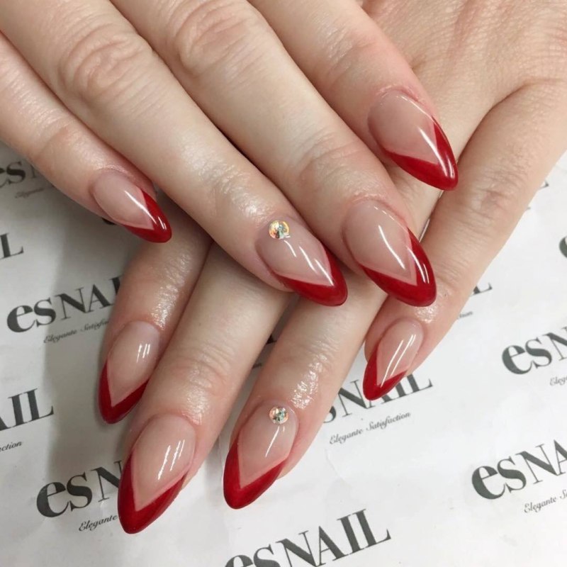 Красный маникюр