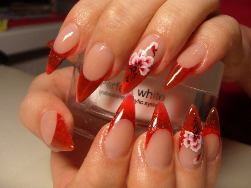 Коралловый френч миндаль