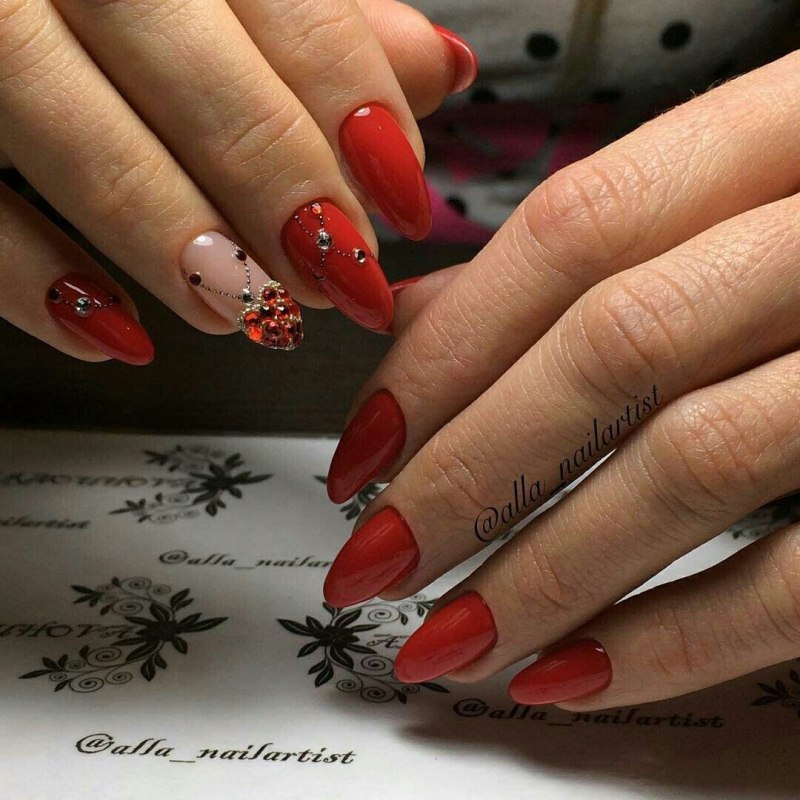 Маникюр с бабочками