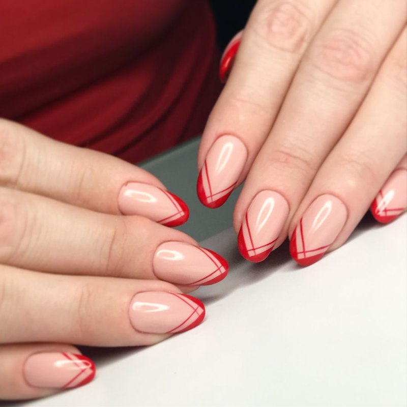 Маникюр лето френч красный