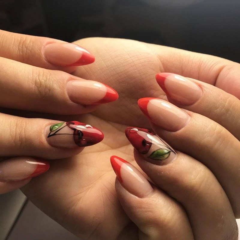 Красный френч на миндалевидных 2021