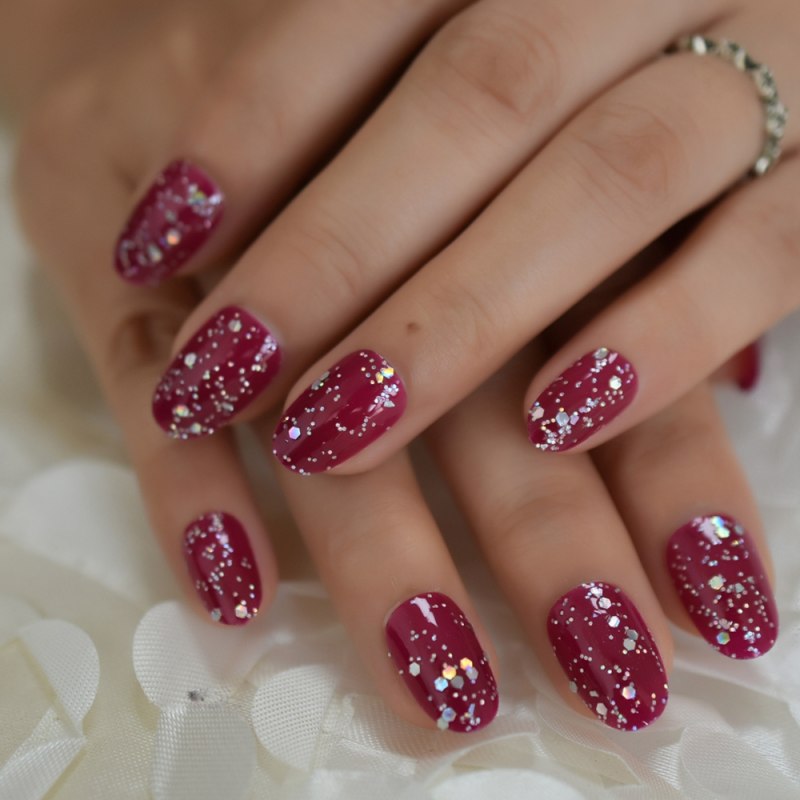 Вишневые ногти