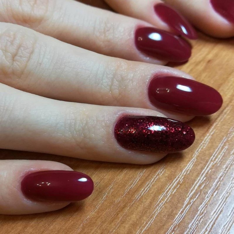 Маникюр черно красный с блестками