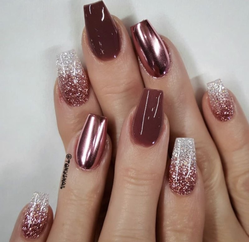 Бордовые миндальные ногти