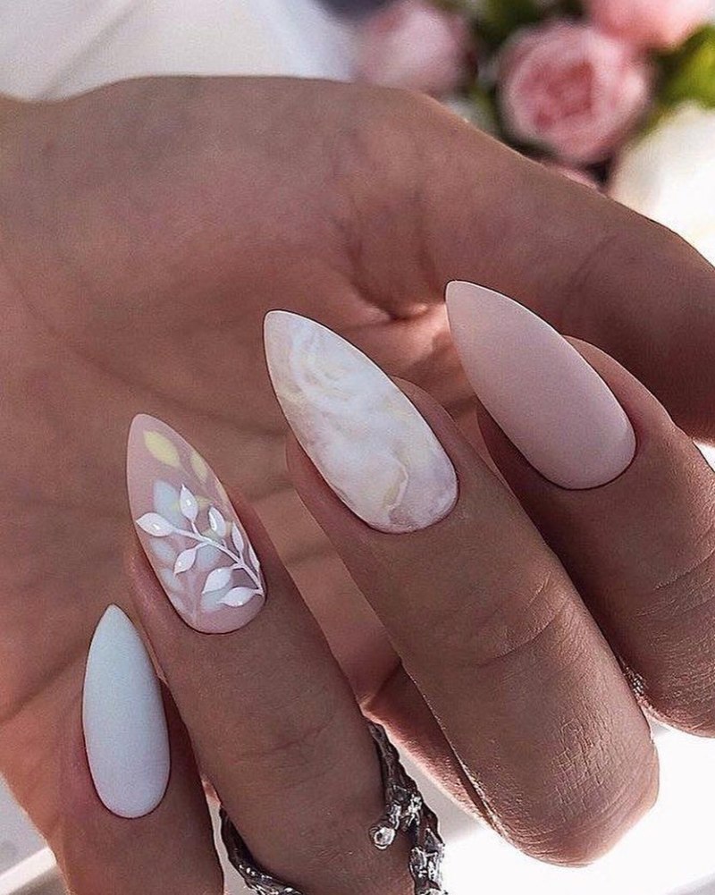 Французский маникюр миндаль миндалевидные