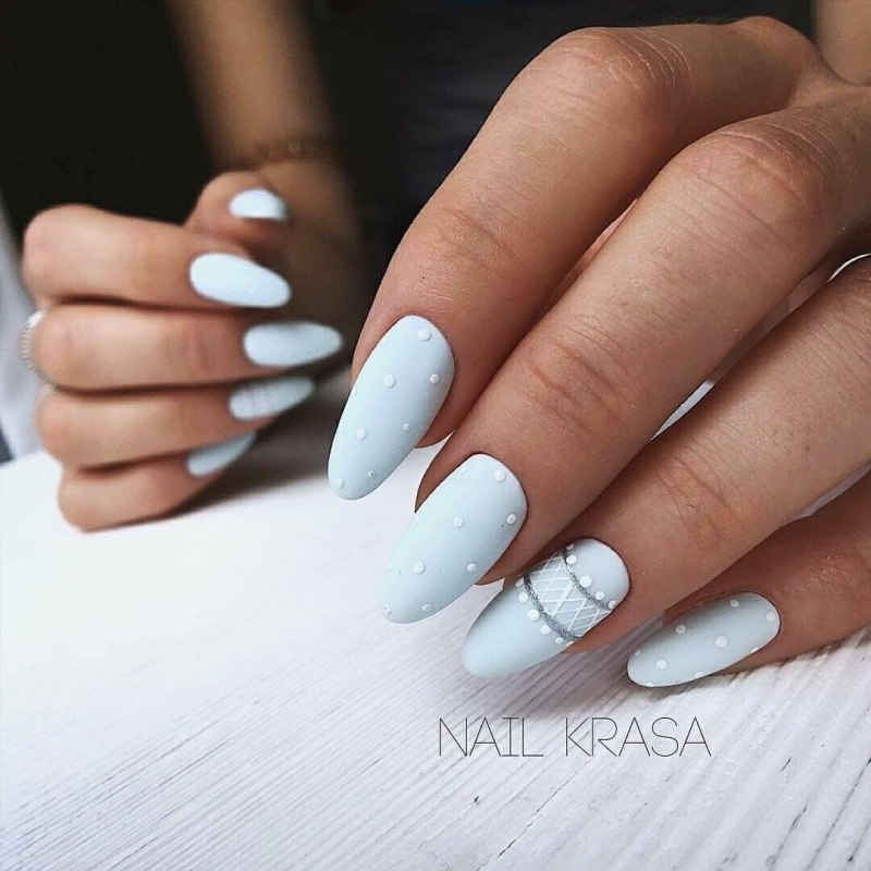 Маникюр 2020 белые оттенки миндальные ногти