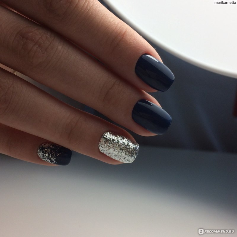 Маникюр с жидкой фольгой