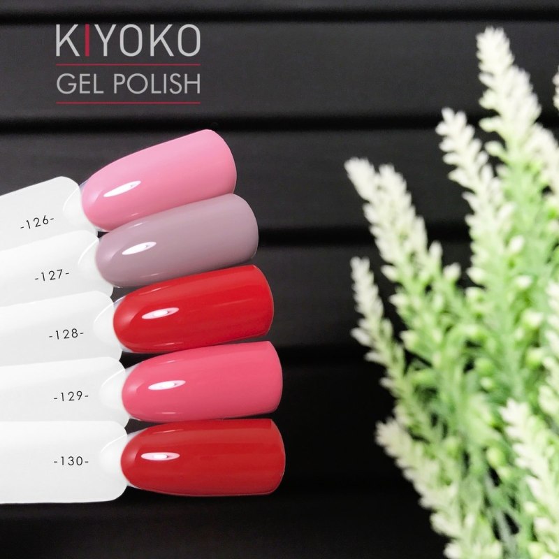 Маникюр ягодного цвета