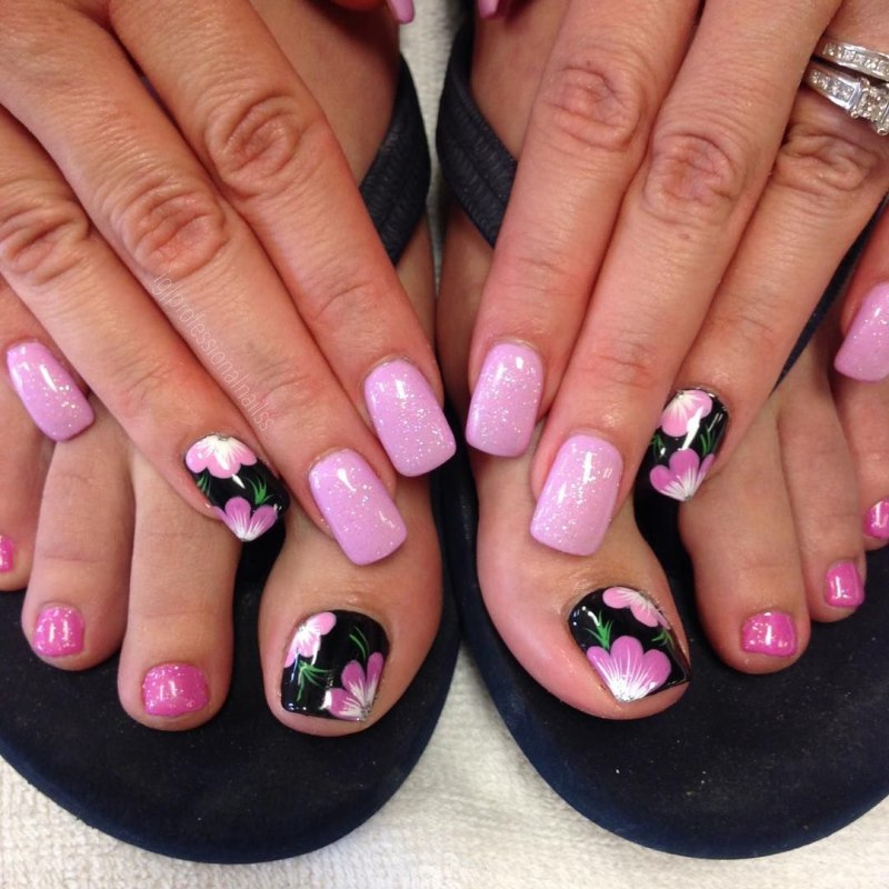 Маникюр и педикюр в одном стиле