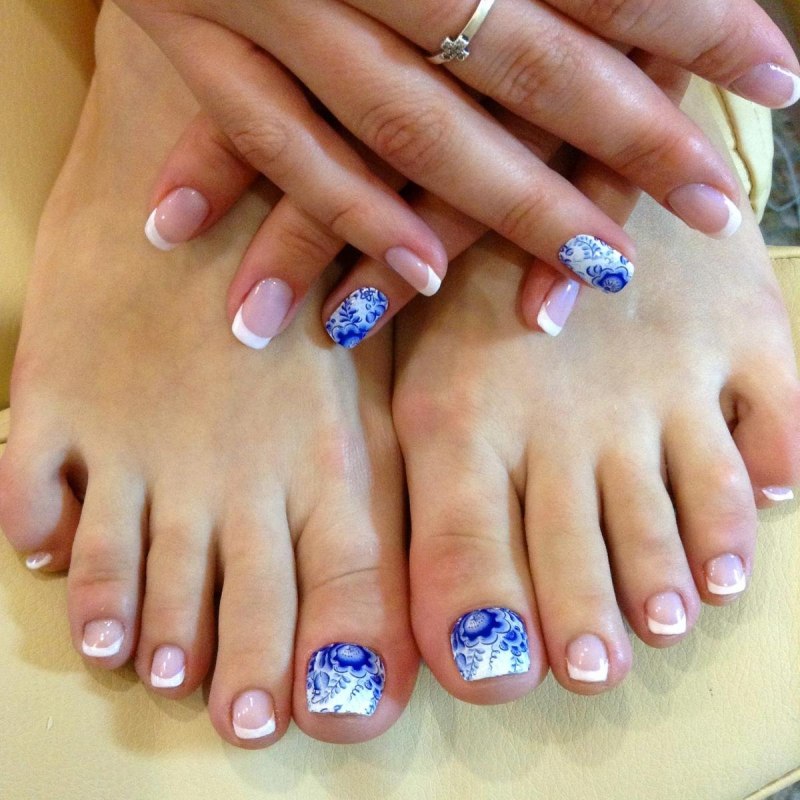 Разноцветный педикюр