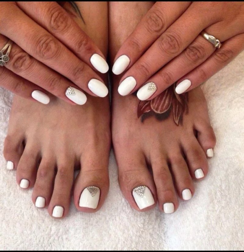 Маникюр и педикюр