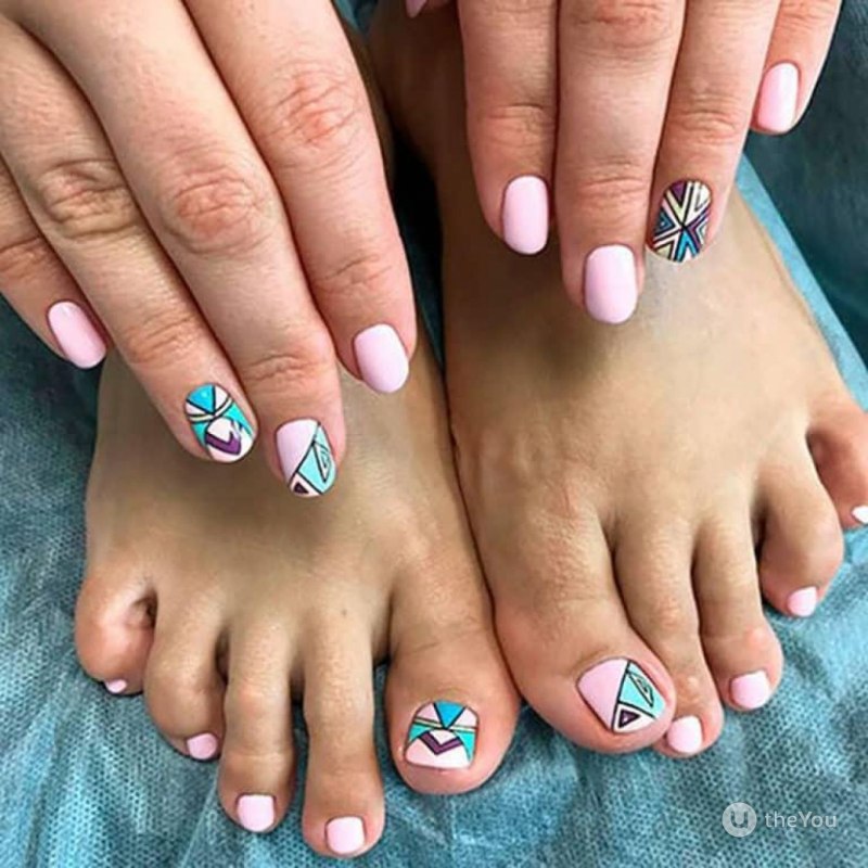 Летний маникюр и педикюр