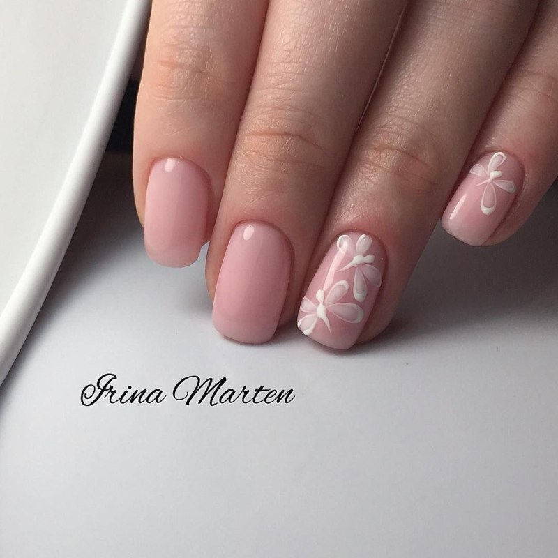 Ногти короткие