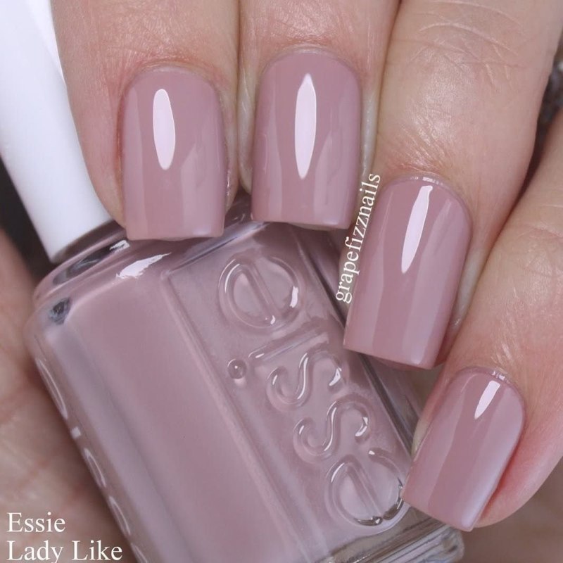 Пыльный розовый маникюр