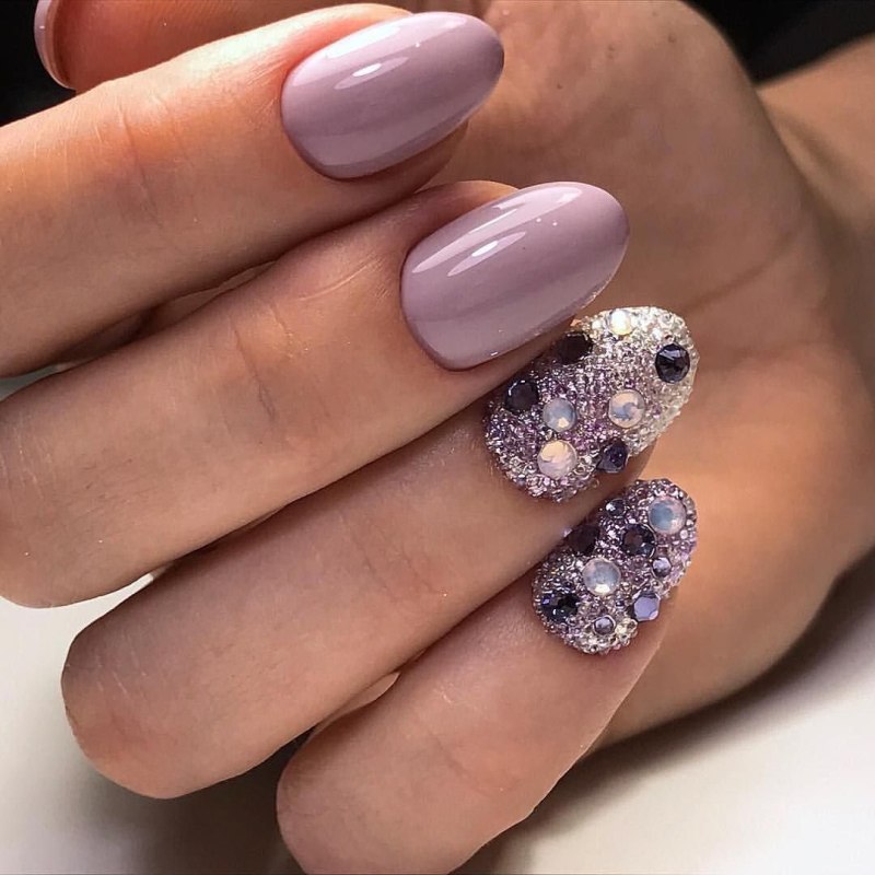 Пыльно розовый лак