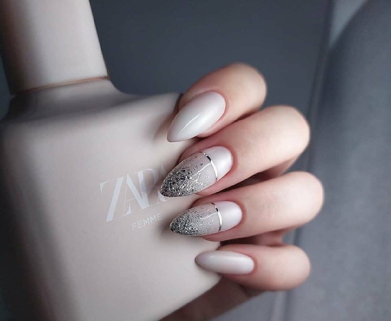 Ногти светлые