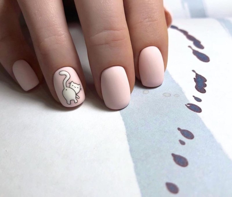 Красивый школьный маникюр